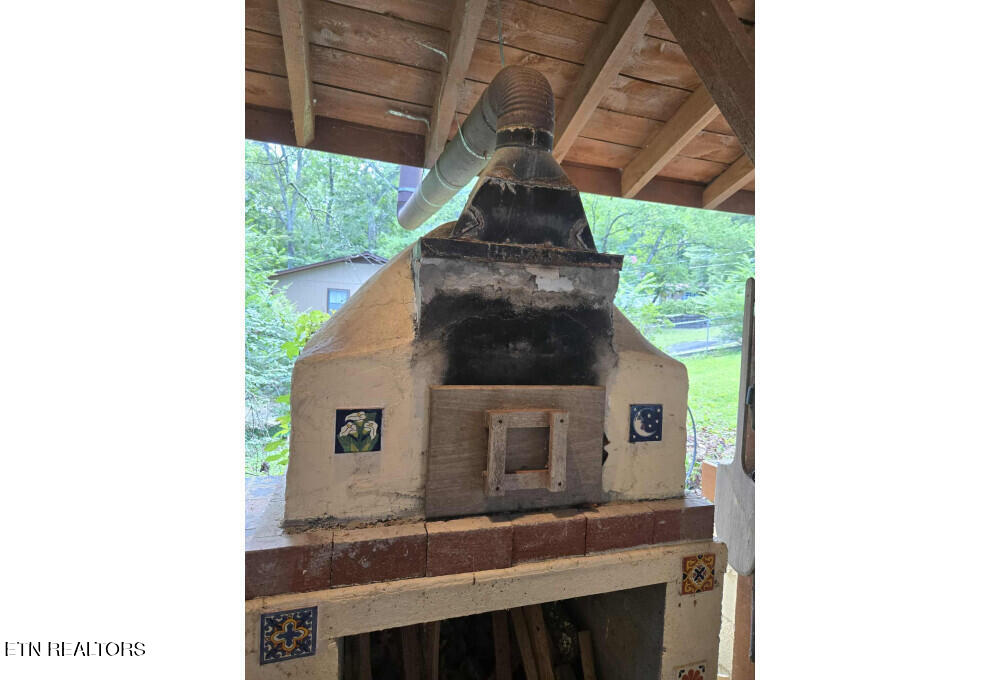 103 Neville Lane Oak Ridge, TN 37830 - Photo 41 of 46 image-41 - Pizza Oven1756754904