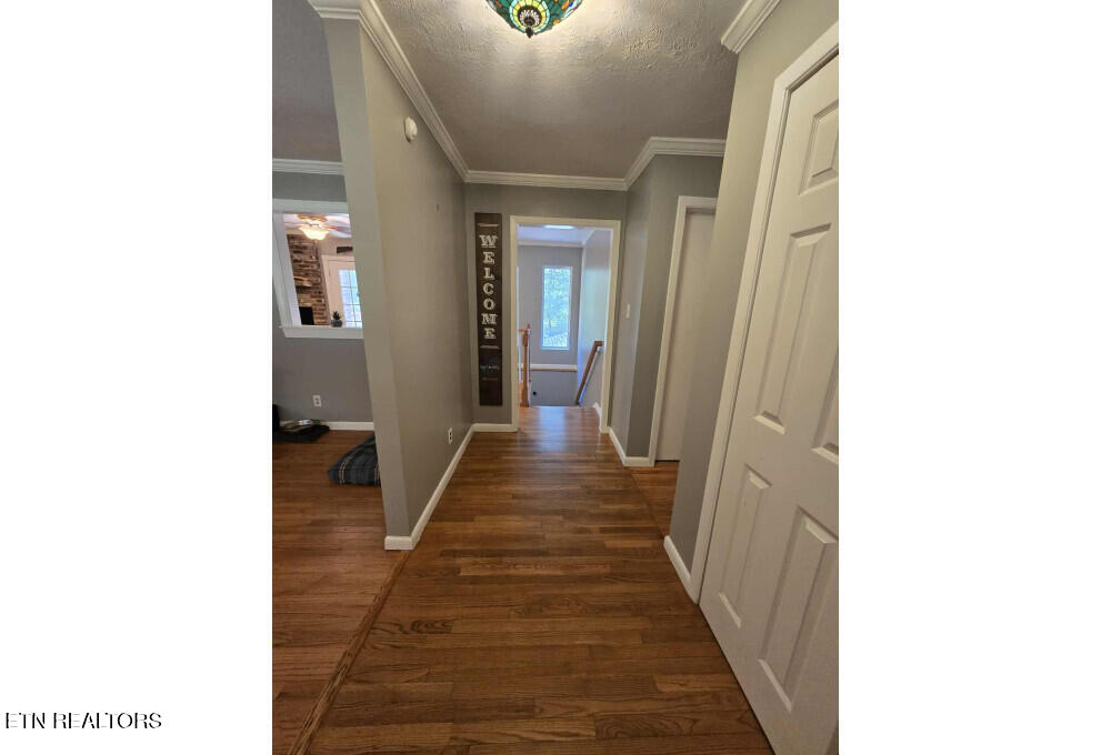 103 Neville Lane Oak Ridge, TN 37830 - Photo 5 of 46 image-5 - Entryway1756754897