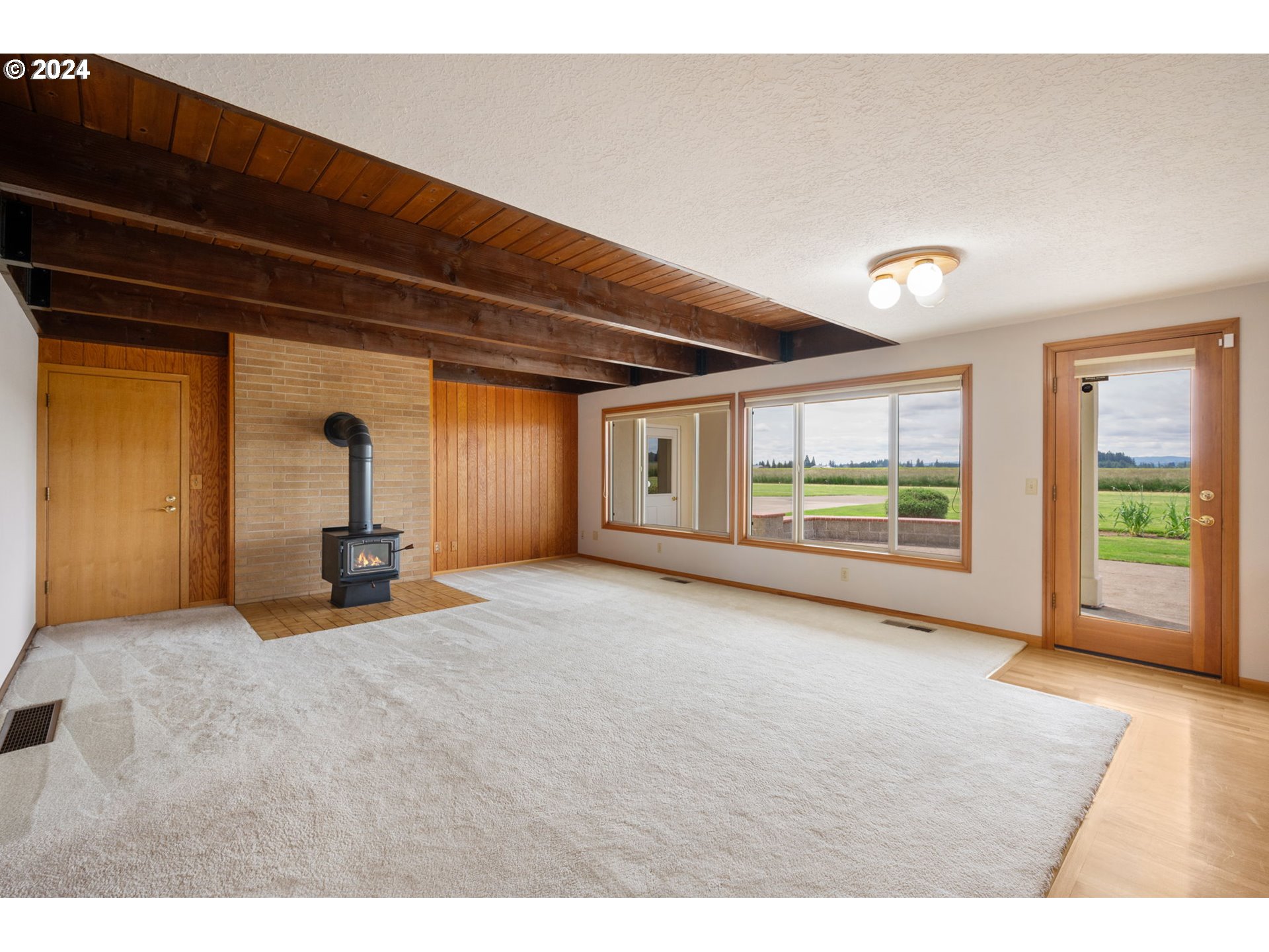 33460 Northwest Bagley Road Hillsboro, OR 97124 - Photo 11 of 30 Family Room