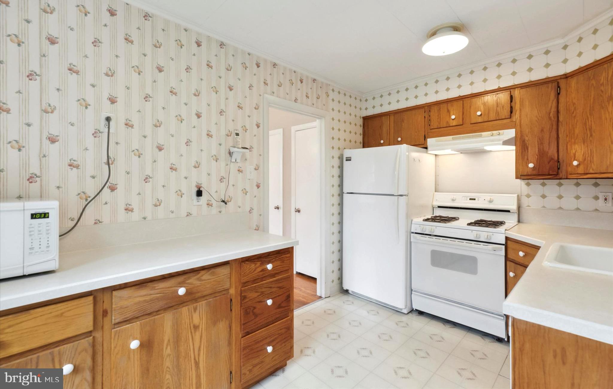 8421 Chippewa Road Philadelphia, PA 19128 - Photo 8 of 30