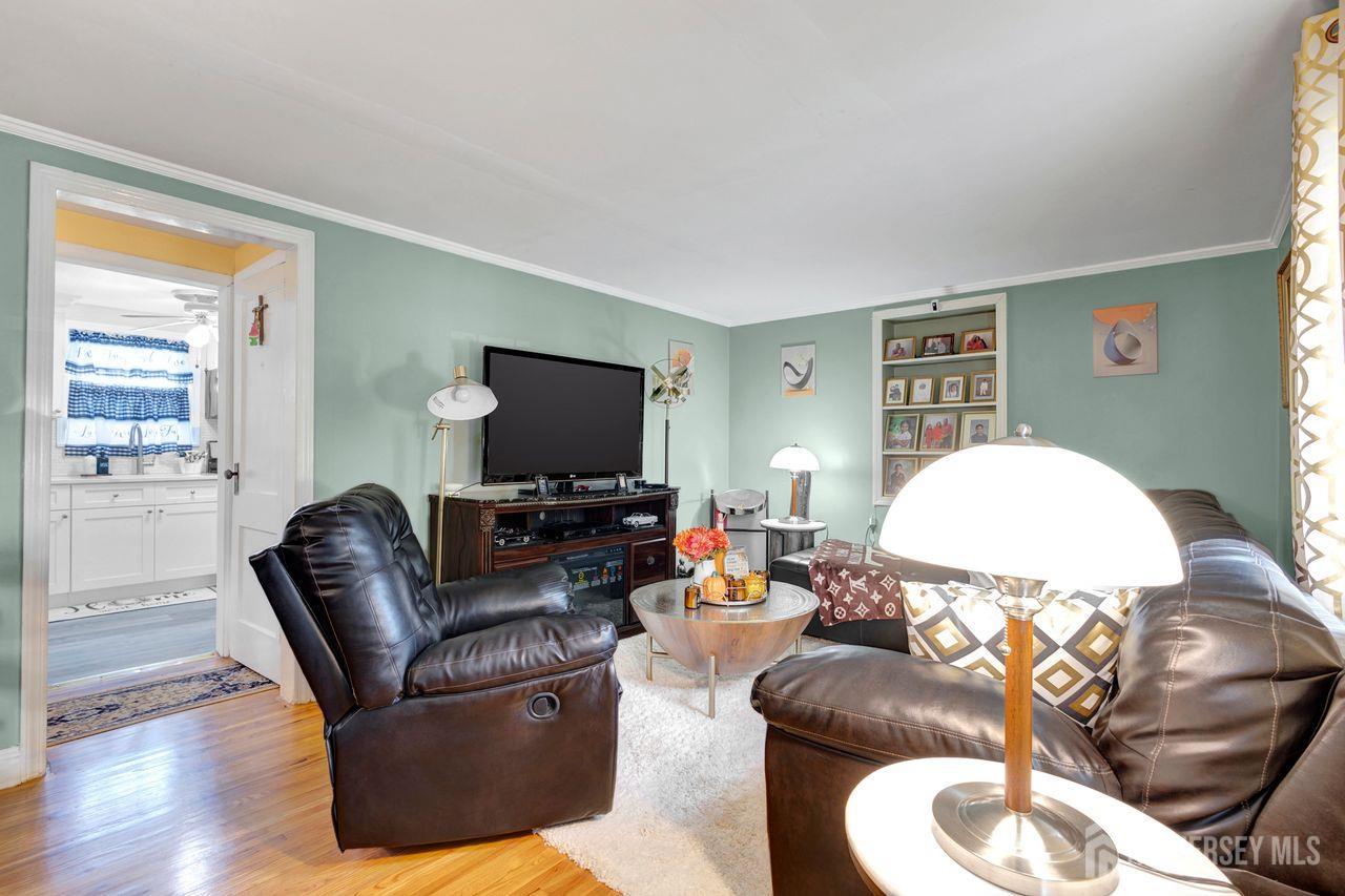 3 State Street Carteret, NJ 07008 - Photo 8 of 41