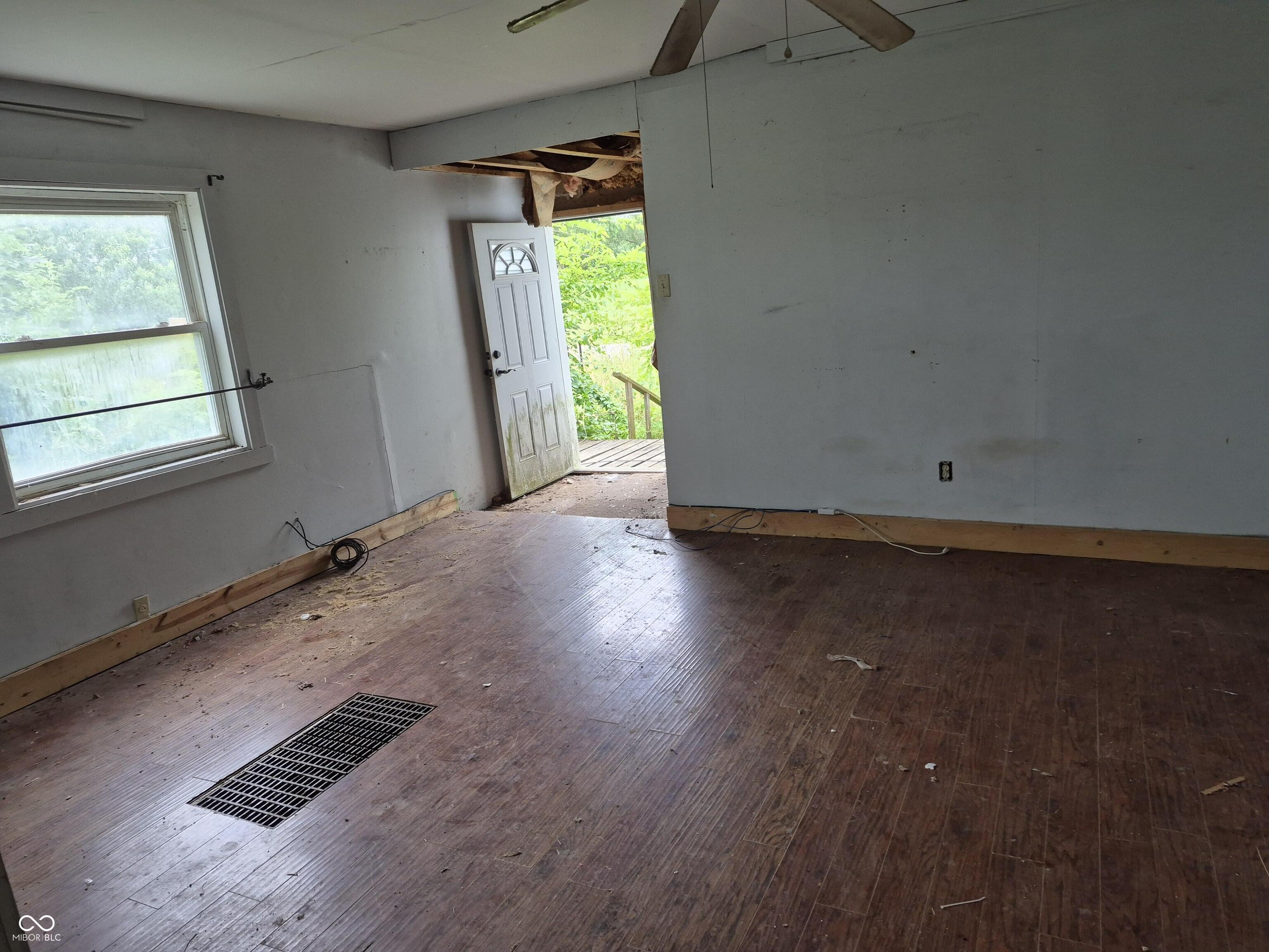 125 Woodring Road North Manchester, IN 46962 - Photo 9 of 11