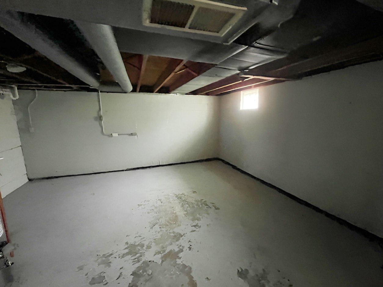 17943 Ridgewood Avenue Lansing, IL 60438 - Photo 10 of 12 a view of an empty room