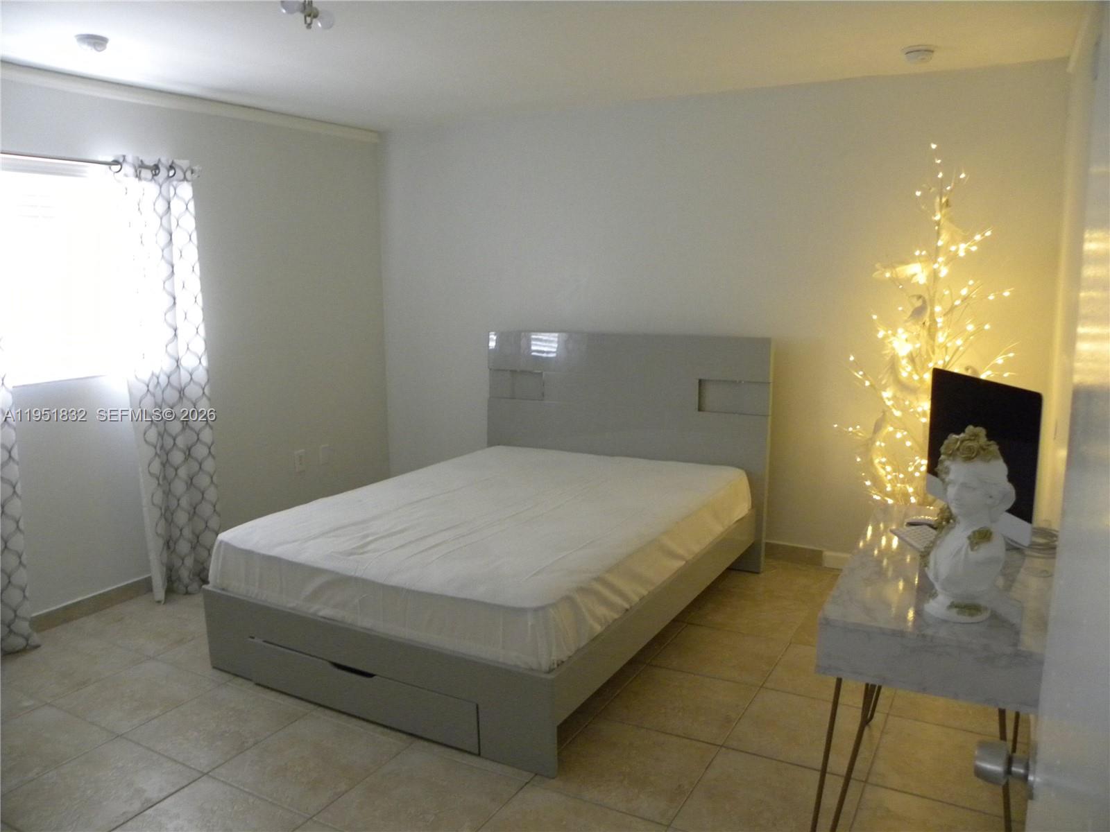 3466 Southwest 23rd Street, Unit 3466 Miami, FL 33145 - Photo 6 of 12 1st bedroom