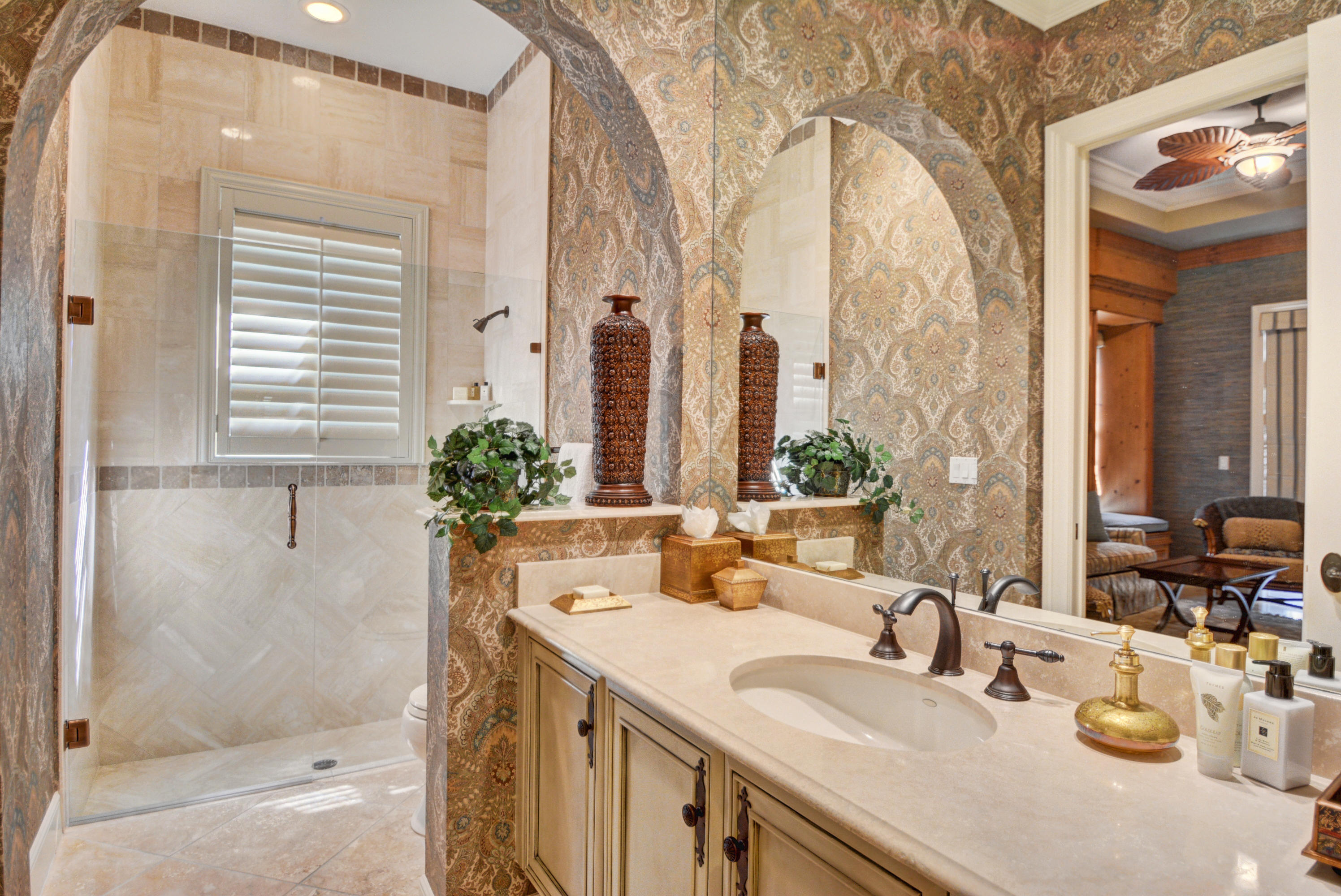 6477 Enclave Way Boca Raton, FL 33496 - Photo 19 of 27 Bathroom 2