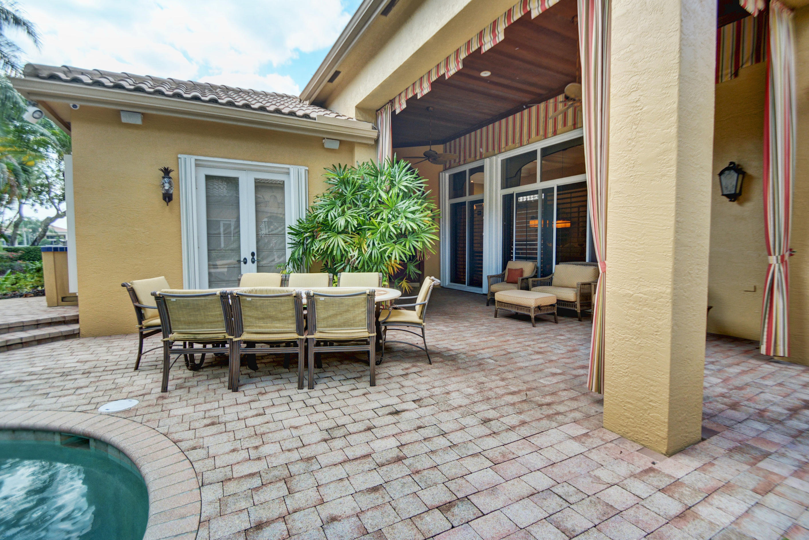 6477 Enclave Way Boca Raton, FL 33496 - Photo 7 of 27 Courtyard - 3