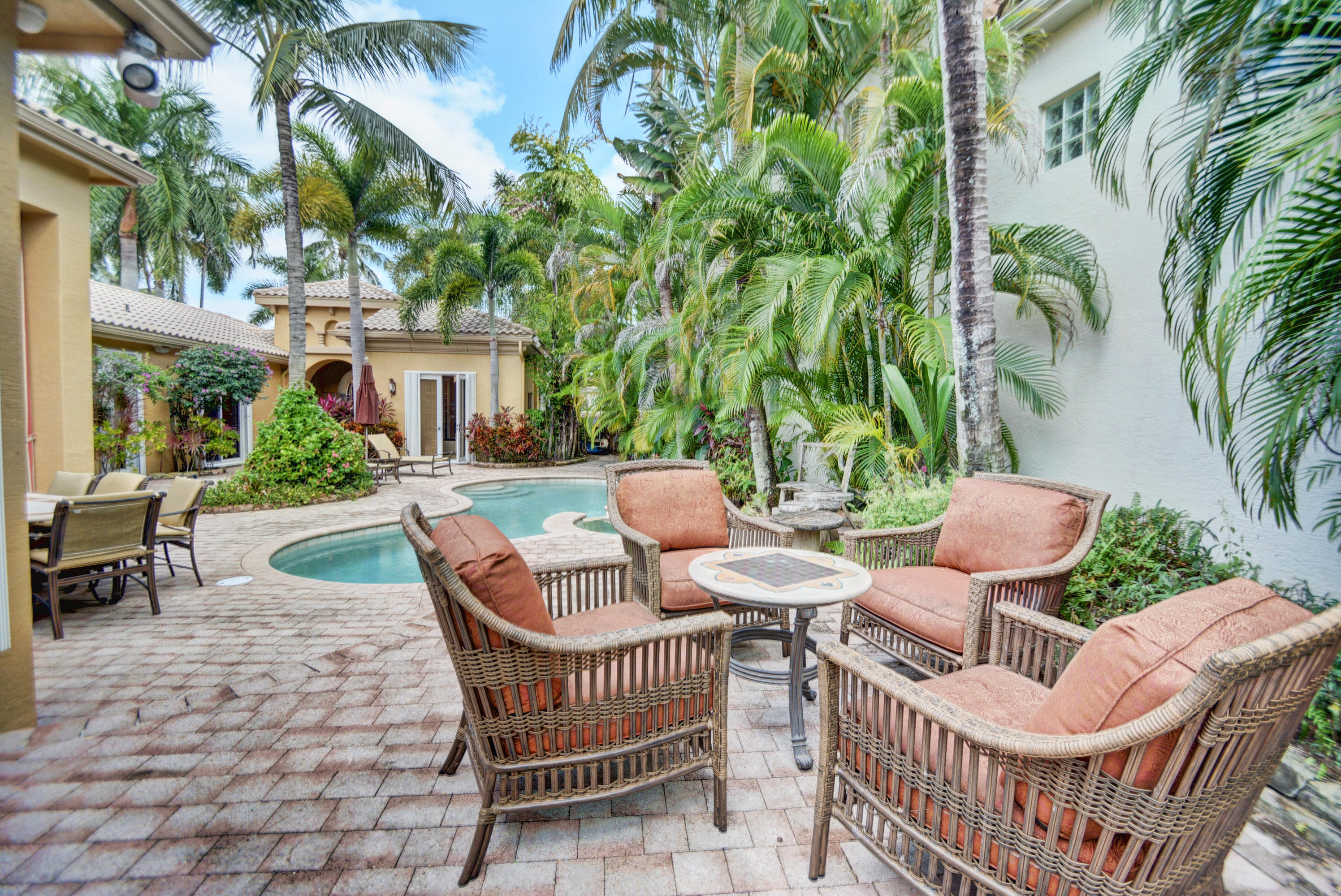 6477 Enclave Way Boca Raton, FL 33496 - Photo 8 of 27 Courtyard - 4