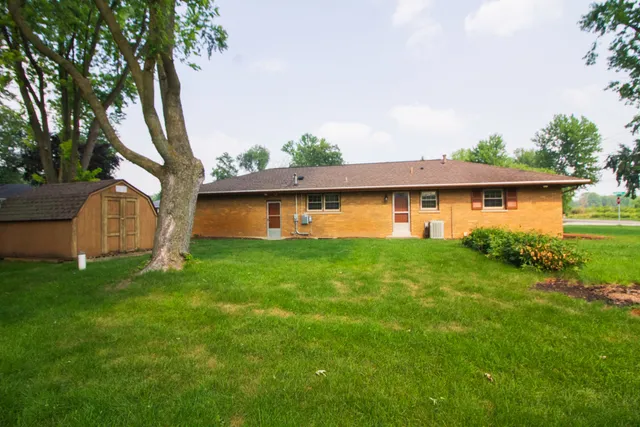 $2,395 | 1850 Connie Court, Aurora, IL 60505