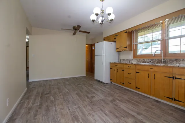 $2,395 | 1850 Connie Court, Aurora, IL 60505