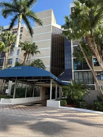 $2,750 | 16300 Golf Club Road, Unit 208, Weston, FL 33326