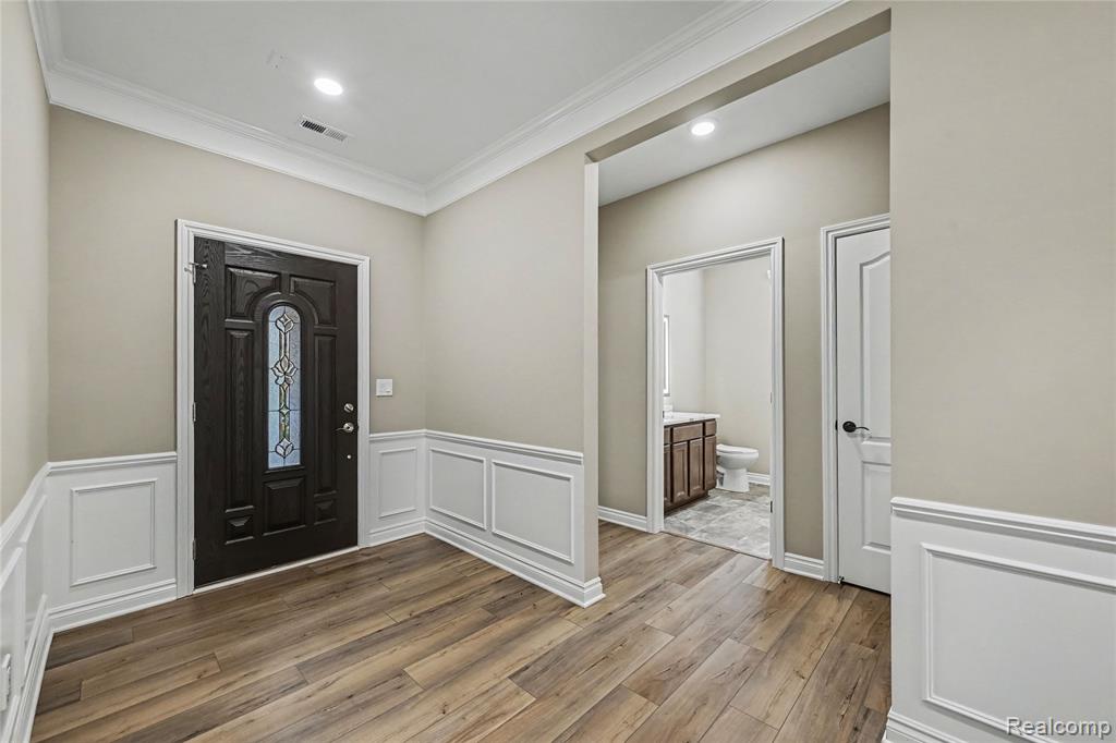 5224 Lewiston Road Canton, MI 48188 - Photo 5 of 38 Gallery Image 5