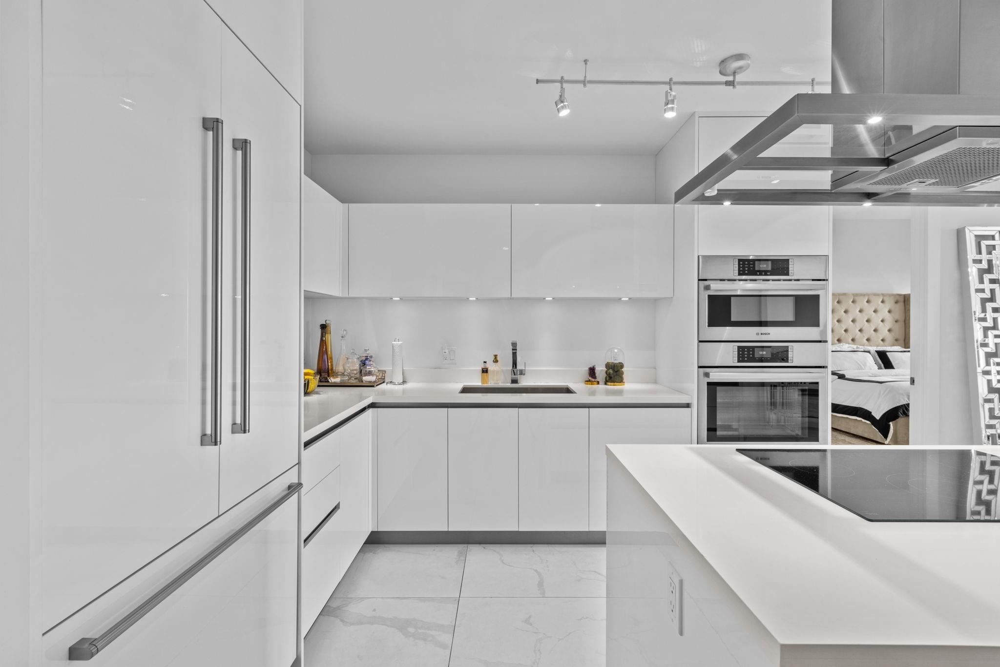 155 East Boca Raton Road, Unit 417 Boca Raton, FL 33432 - Photo 8 of 29 Kitchen and Counter top