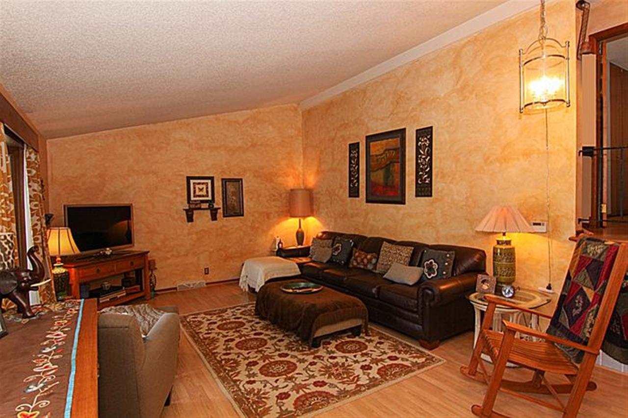3304 Fairhaven Road Davenport, IA 52807 - Photo 3 of 21 Gallery Image 3