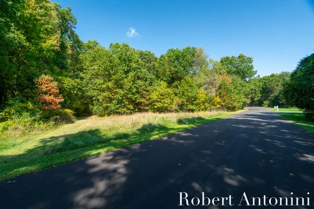 $495,000 | 14111 Thompson Drive Northeast, Lowell, MI 49331