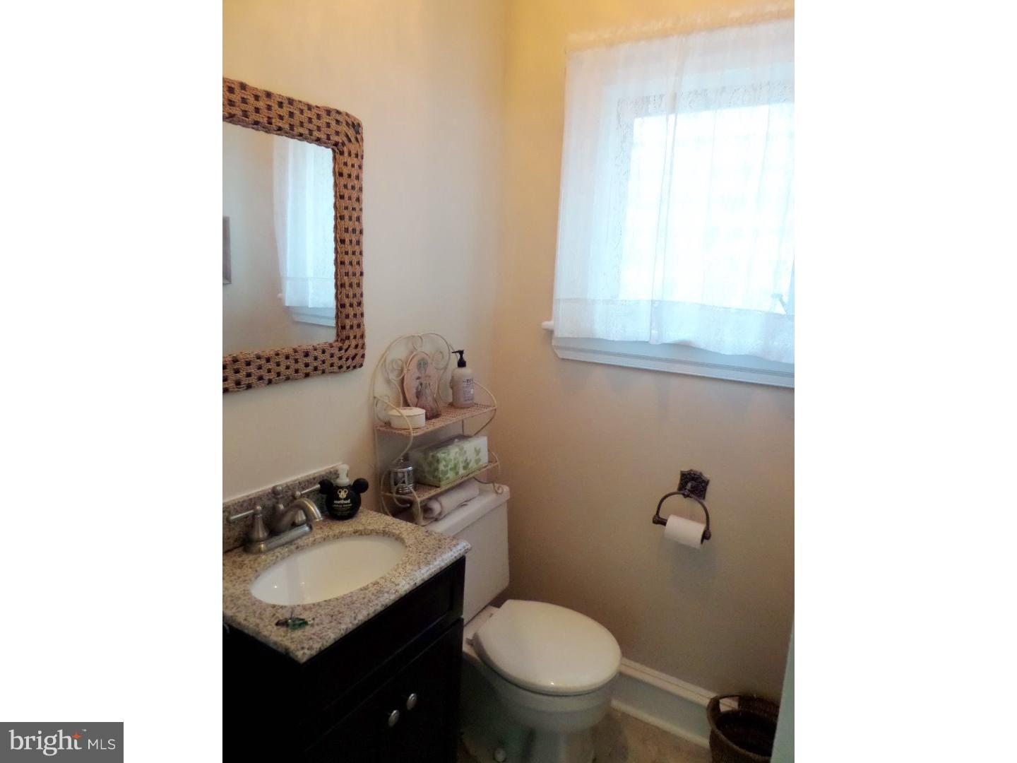 214 Hewett Road Wyncote, PA 19095 - Photo 10 of 24