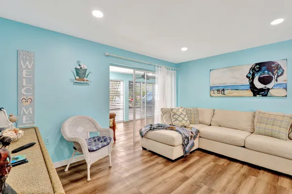 $3,200 | 11000 South Ocean Drive, Unit 1D, Jensen Beach, FL 34957