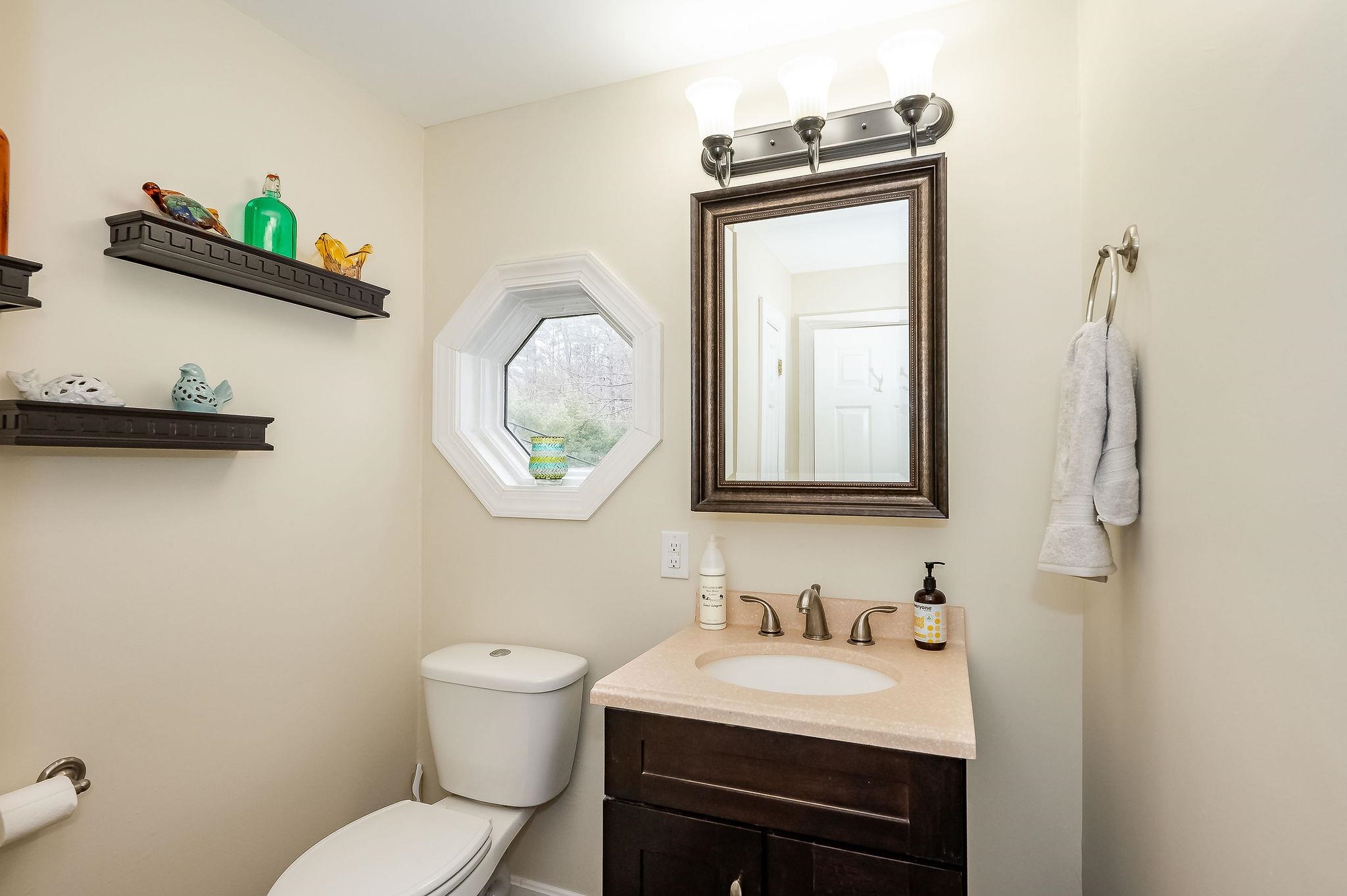 66 Ledgeview Drive Rochester, NH 03839 - Photo 14 of 40