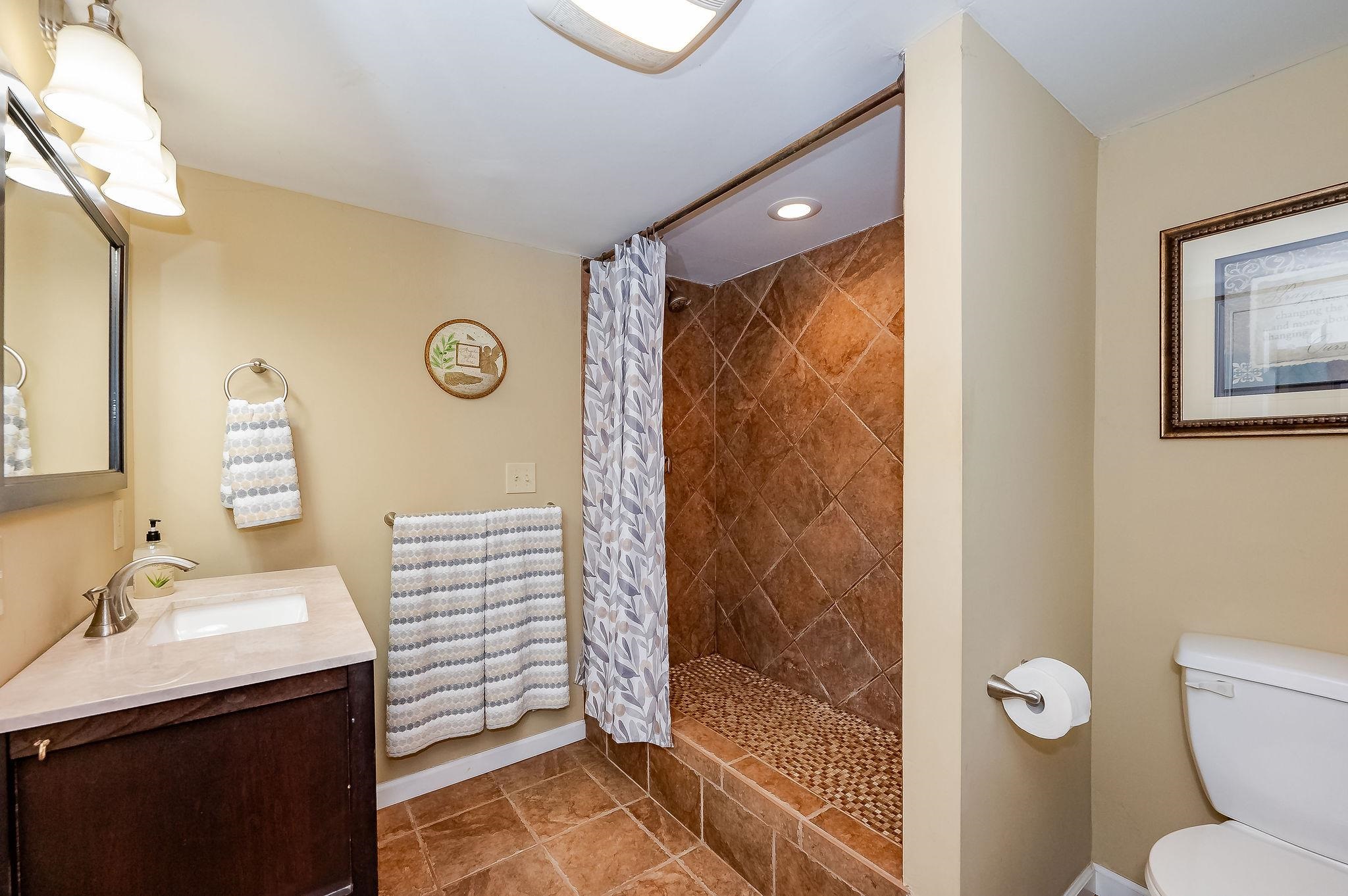 66 Ledgeview Drive Rochester, NH 03839 - Photo 17 of 40