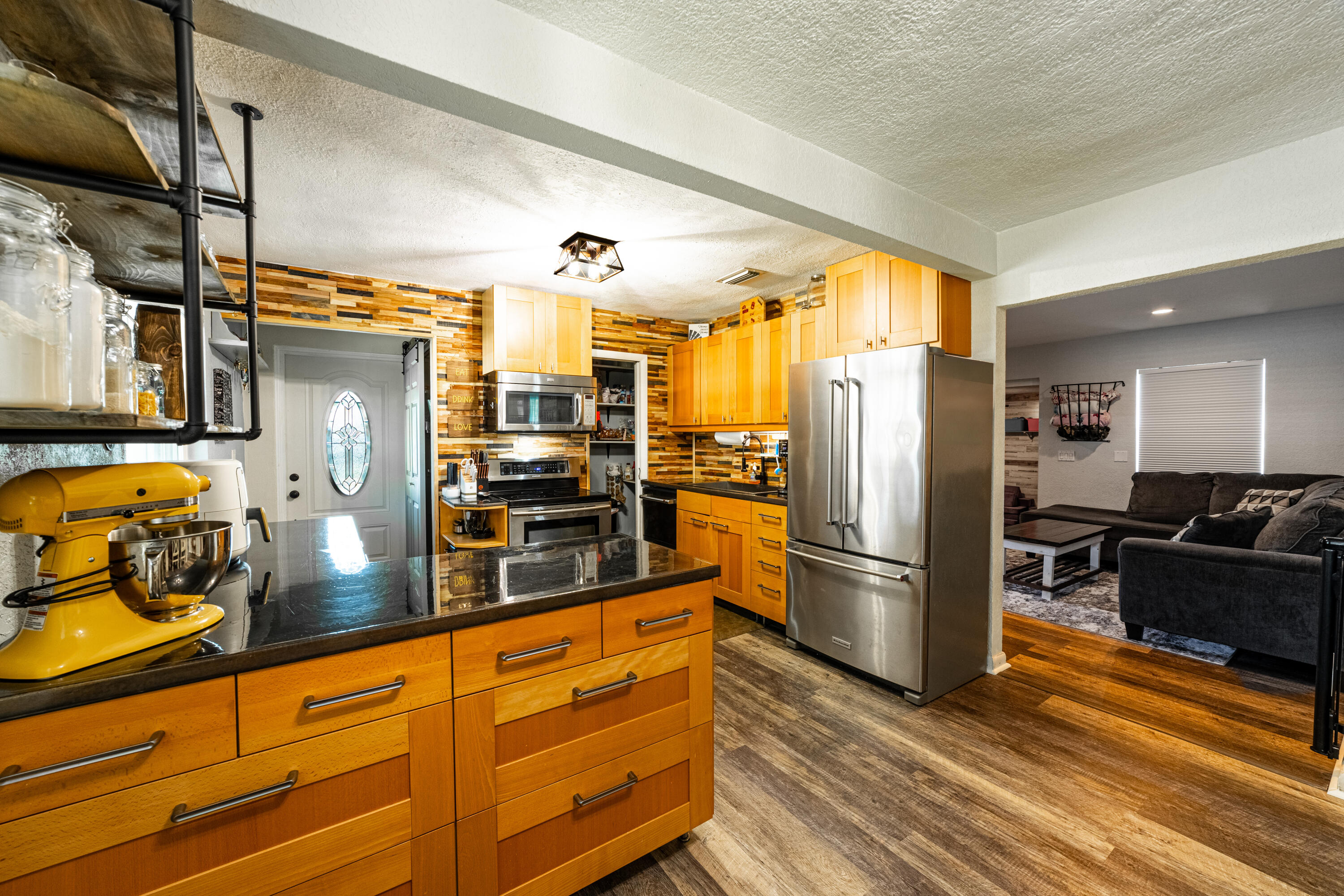 7100 Thompson Road Boynton Beach, FL 33426 - Photo 3 of 50 Kitchen