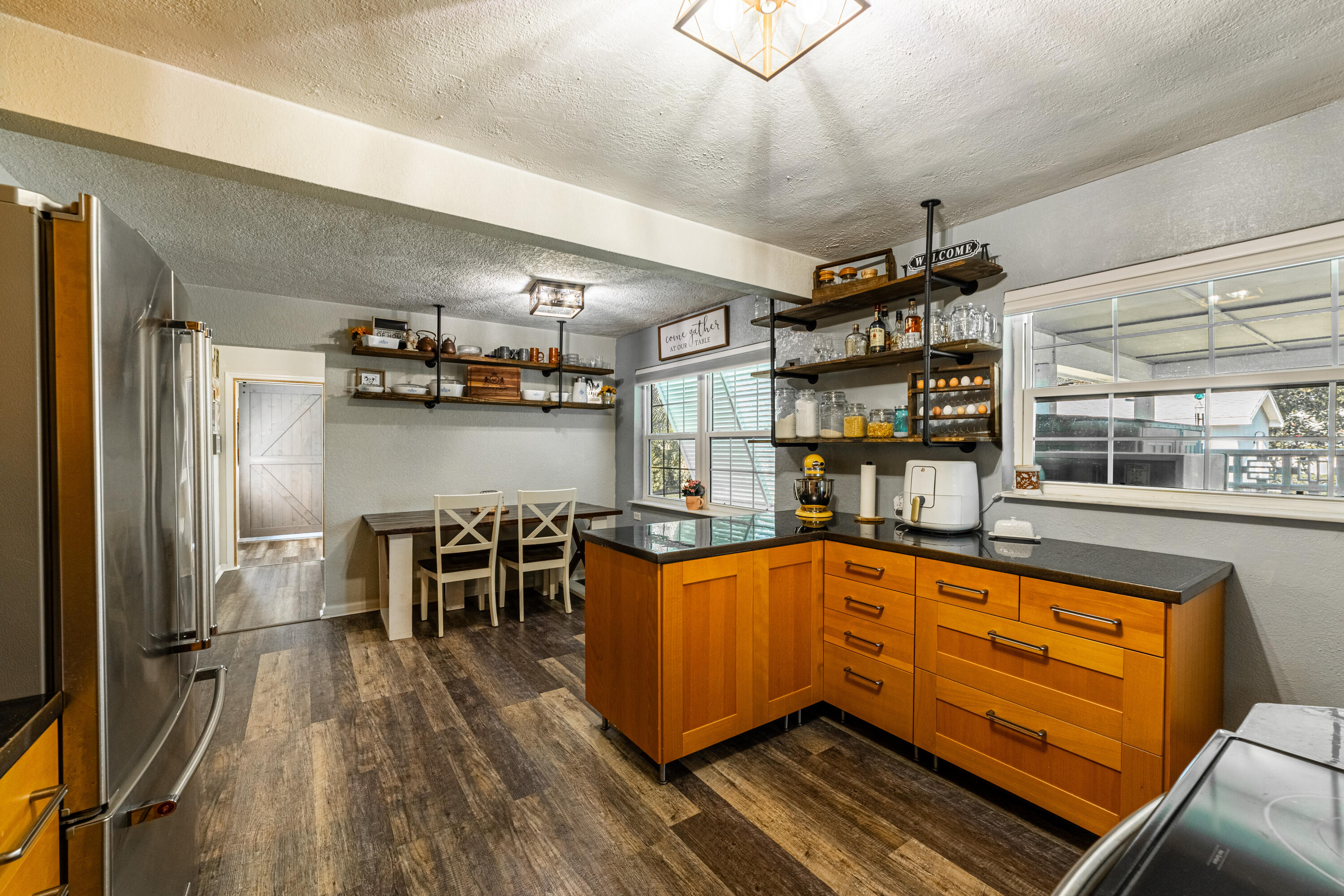 7100 Thompson Road Boynton Beach, FL 33426 - Photo 6 of 50 Kitchen / Dining Area