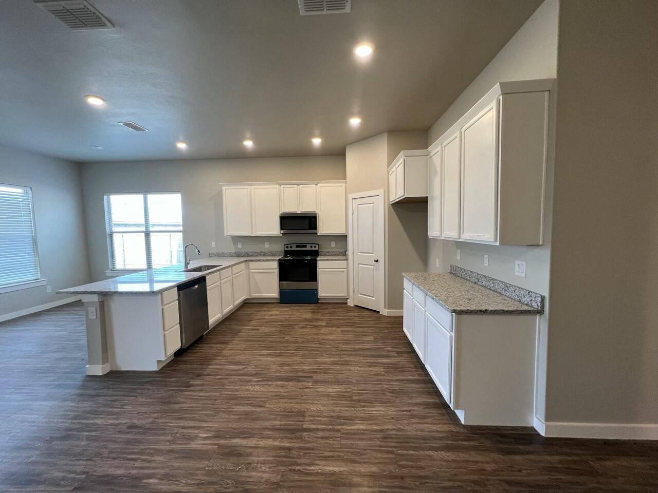 8914 20th Street Lubbock, TX 79407 - Photo 4 of 33 tempImageY05Jv7