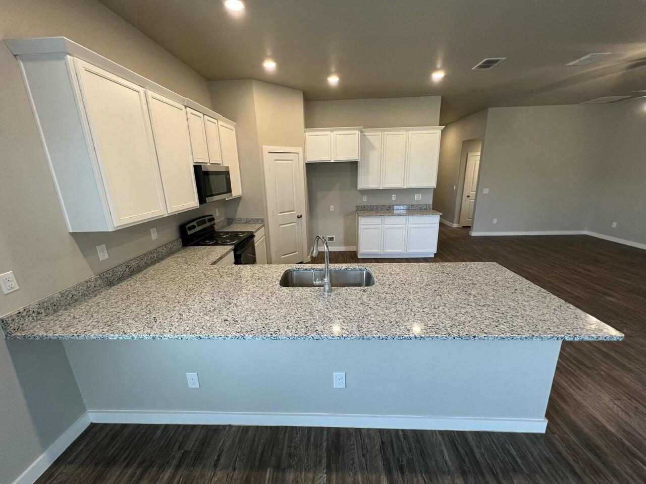 8914 20th Street Lubbock, TX 79407 - Photo 6 of 33 tempImageCEFaPz