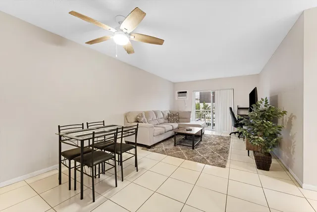 $2,000 | 200 South Birch Road, Unit 204, Fort Lauderdale, FL 33316