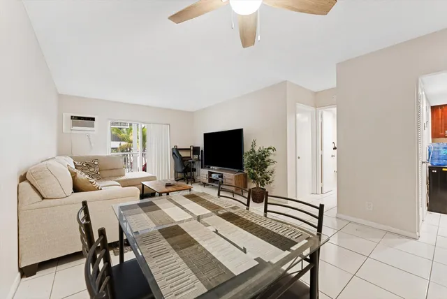 $2,000 | 200 South Birch Road, Unit 204, Fort Lauderdale, FL 33316