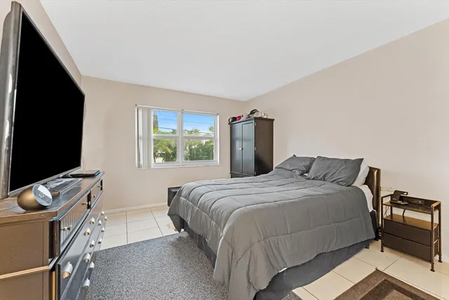 $2,000 | 200 South Birch Road, Unit 204, Fort Lauderdale, FL 33316