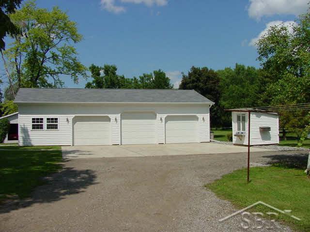 445 Swanson Road Saginaw, MI 48609 - Photo 7 of 7 20043864-6.JPG