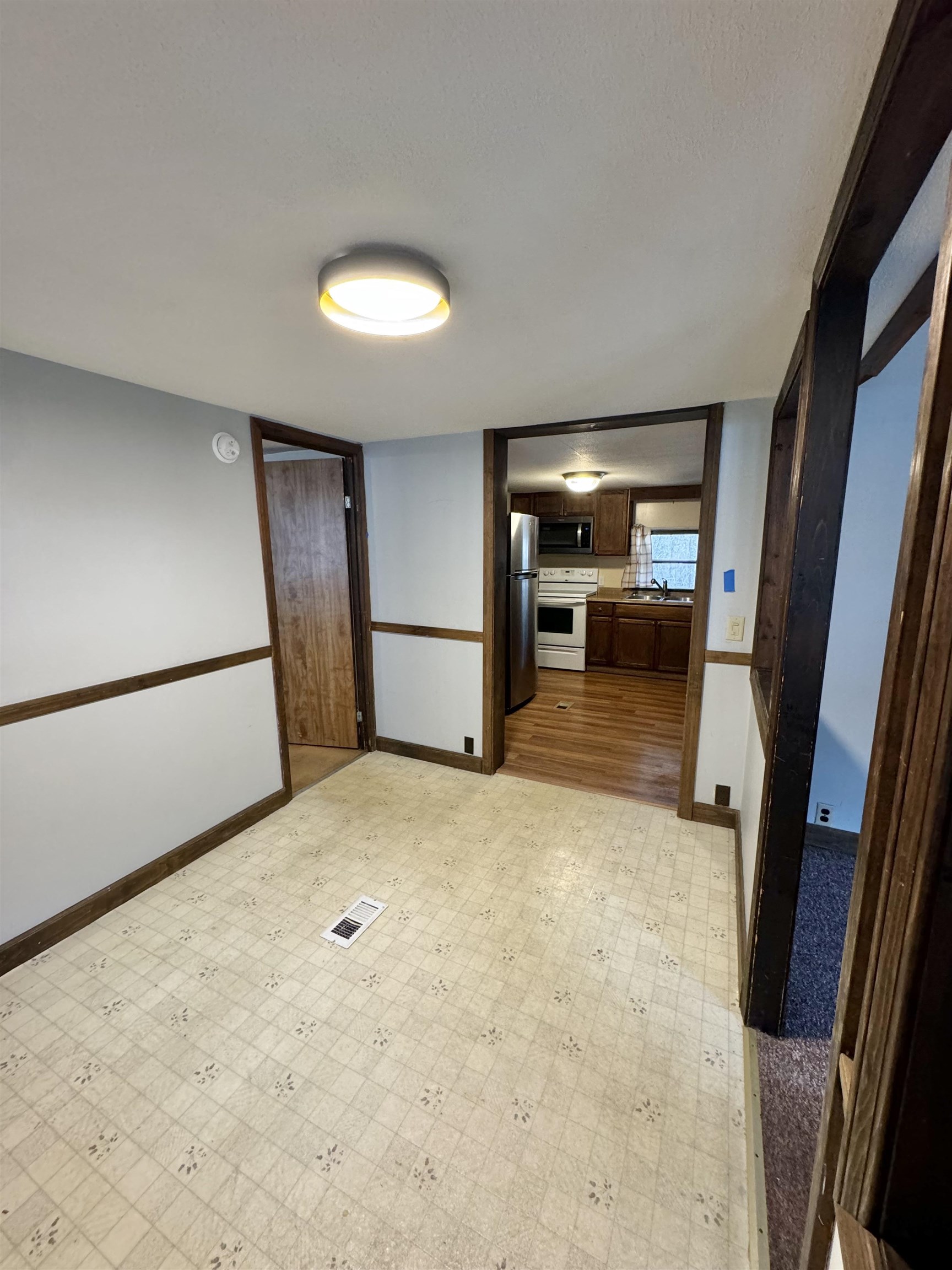 305 Richmond Road, Unit 1 Winchester, NH 03470 - Photo 17 of 18