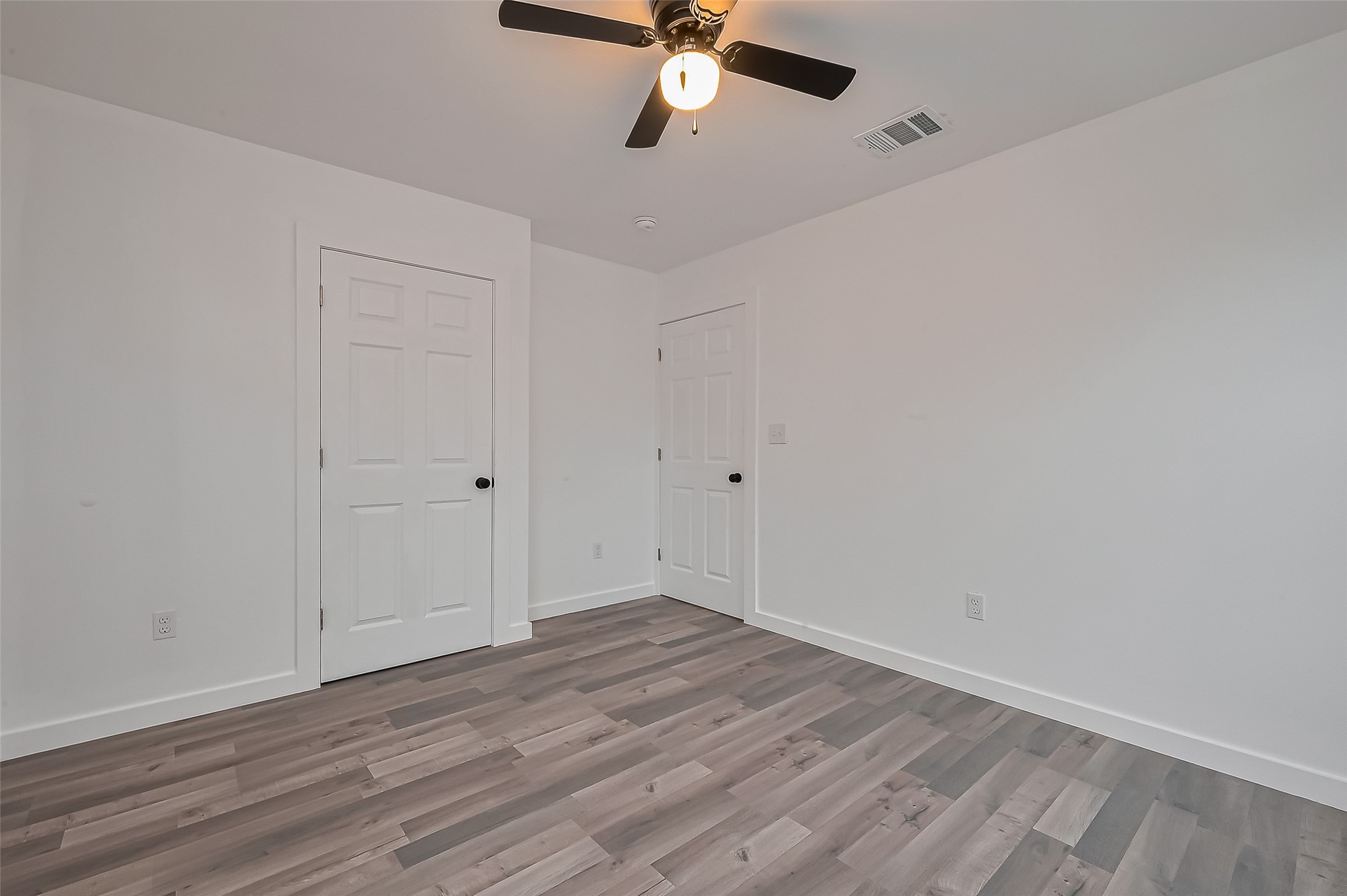 9005 Hilda Street Houston, TX 77033 - Photo 10 of 17