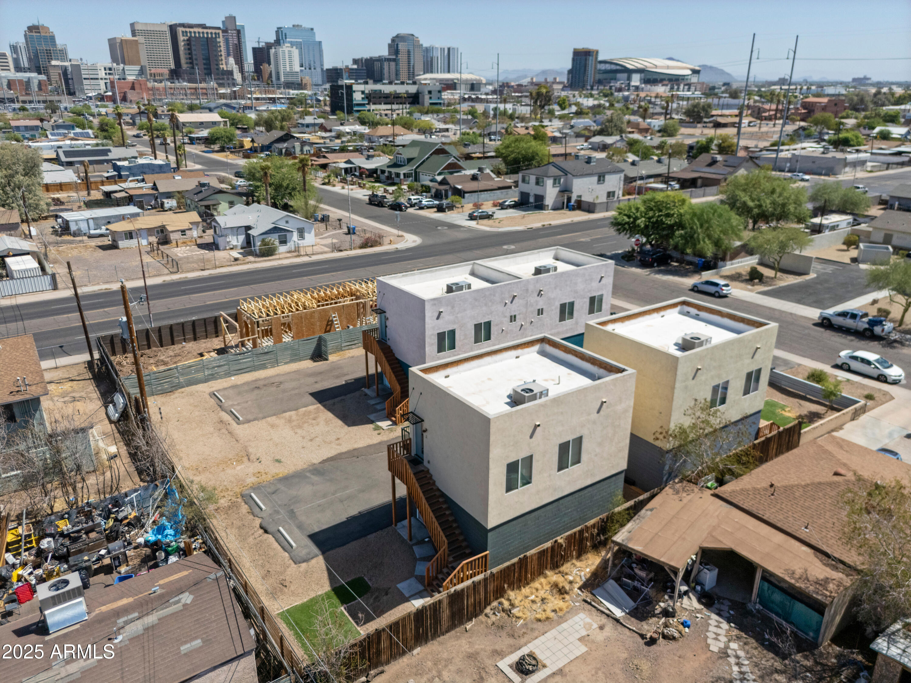 1106 South Montezuma Avenue Phoenix, AZ 85003 - Photo 5 of 15 a view of a city from a terrace