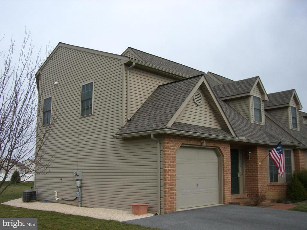 115 Springbrook Court Lancaster, PA 17603 - Photo 2 of 6