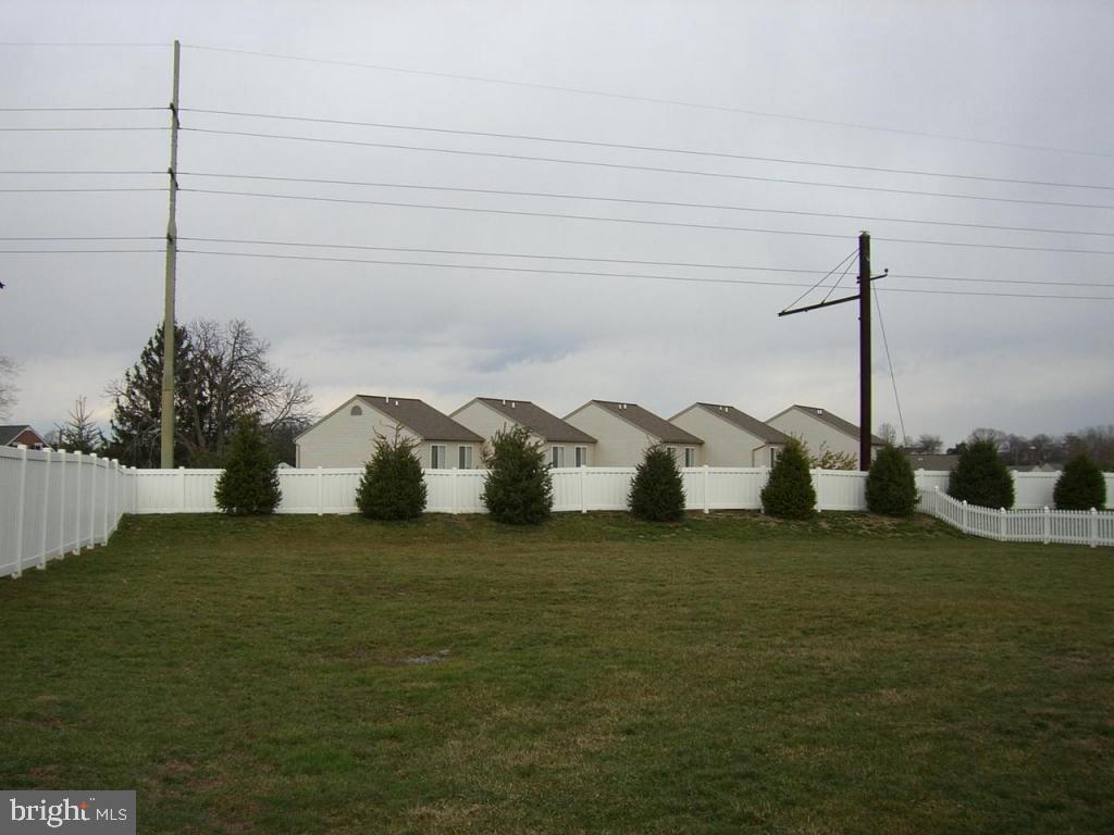 115 Springbrook Court Lancaster, PA 17603 - Photo 4 of 6