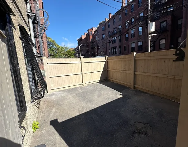 $2,800 | 337 Beacon Street, Unit 1, Boston, MA 02116