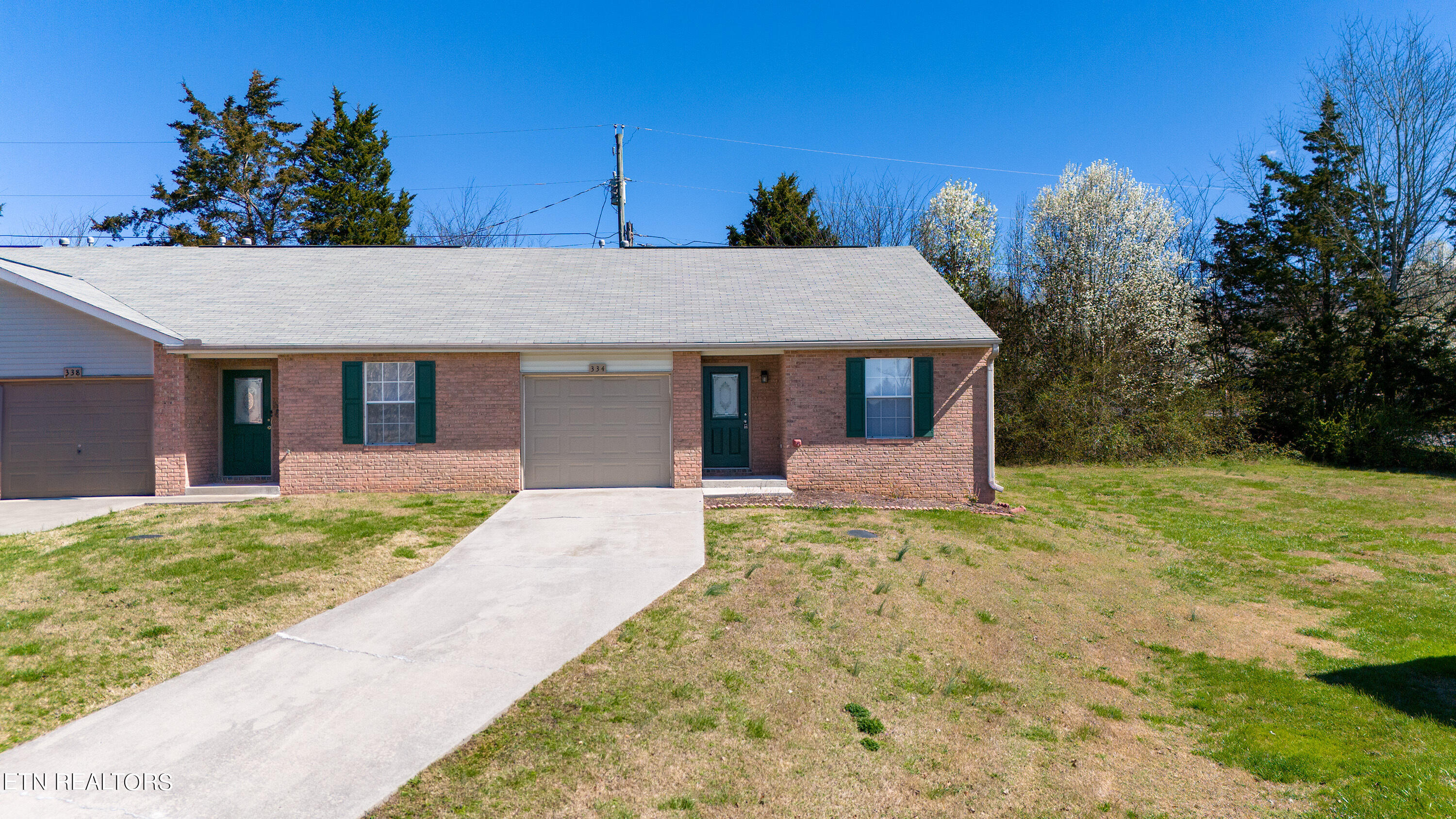 334 Hawthorne Oaks Way Powell, TN 37849 - Photo 1 of 24 3