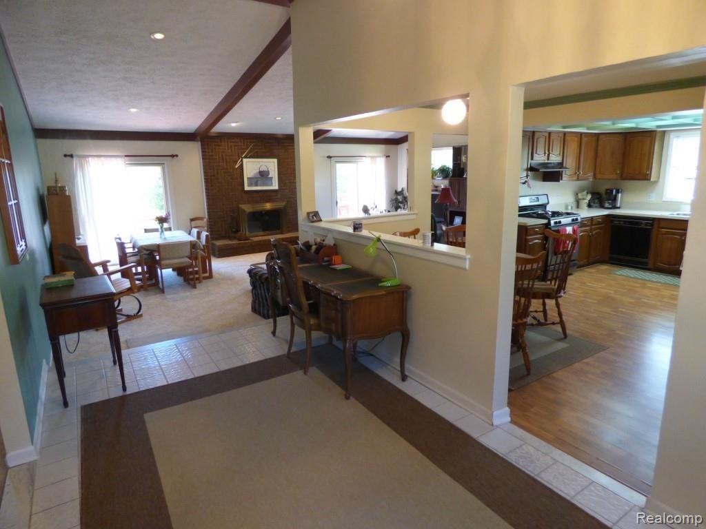 898 Timberline Drive Rochester Hills, MI 48309 - Photo 7 of 57