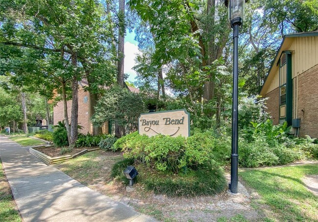 8277 Kingsbrook Road, Unit 153 Houston, TX 77024 - Photo 3 of 16