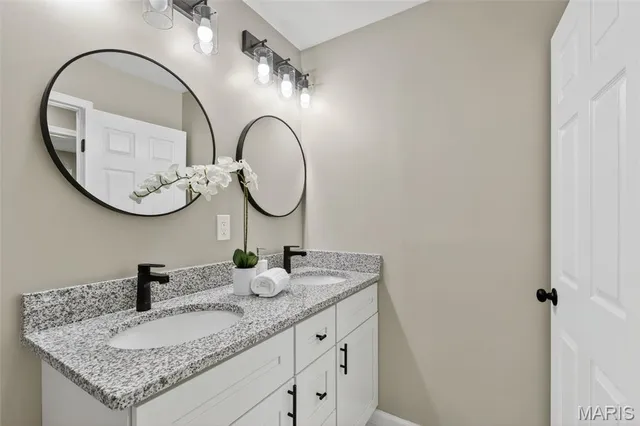 $295,000 | 519 Bismark Avenue, St. Louis, MO 63119