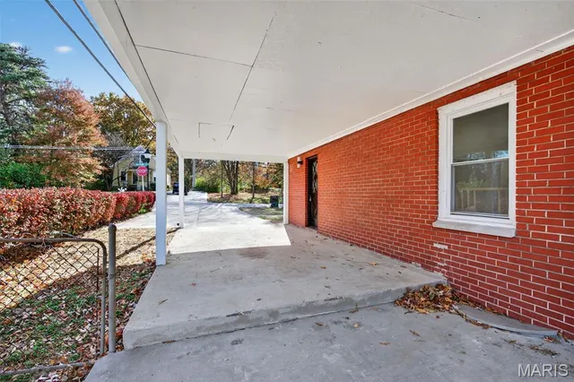 $299,900 | 519 Bismark Avenue, Rock Hill, MO 63119