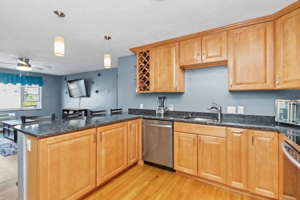 40 Whitman Road, Unit 13 Waltham, MA 02453 - Photo 3 of 20 Gallery Image 3
