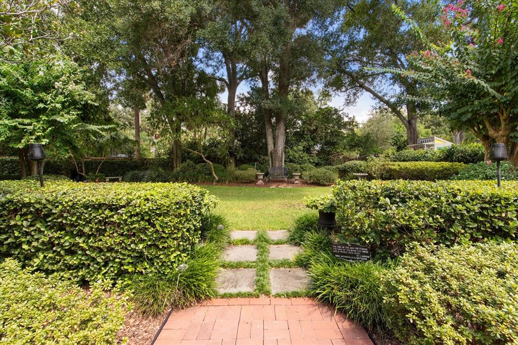 1506 South Sheridan Forest Drive Tampa, FL 33629 - Photo 28 of 41 a view of a garden with plants