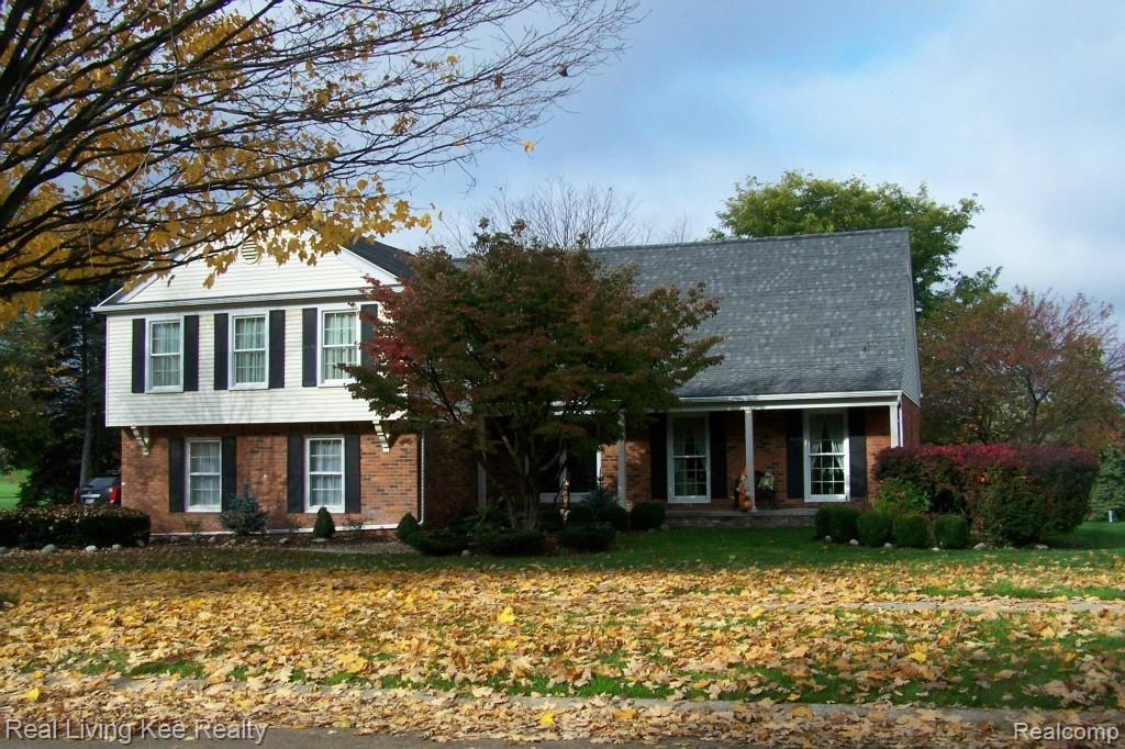 971 Great Oaks Boulevard Rochester, MI 48307 - Photo 1 of 28 100_6883.jpg
