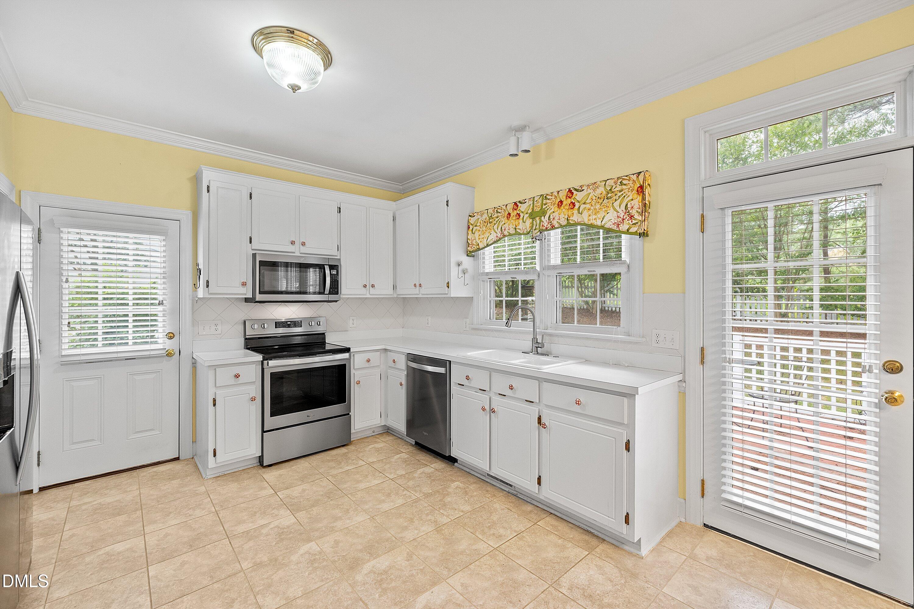 3012 Dahlgreen Road Raleigh, NC 27615 - Photo 7 of 37 12-3012 Dahlgreen Rd_9126