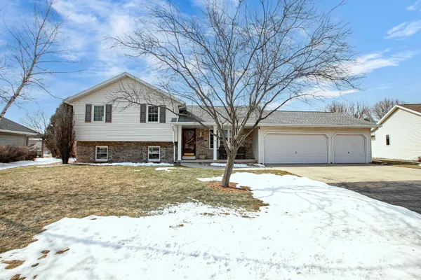 $374,900 | 1248 Deer Haven Drive, Menasha, WI 54952