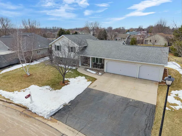 $374,900 | 1248 Deer Haven Drive, Menasha, WI 54952