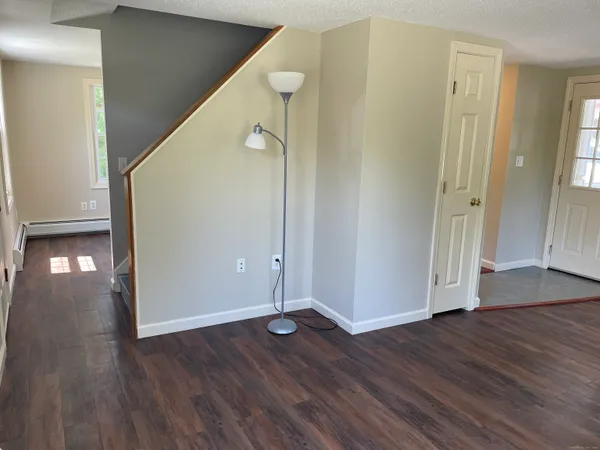$2,300 | 161 Hoadley Road, Bethany, CT 06524