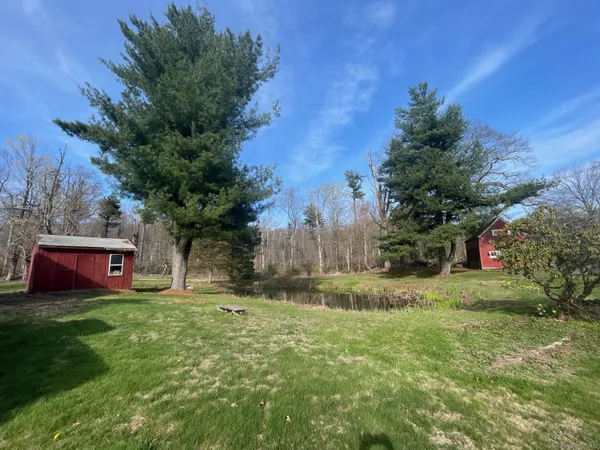 $2,300 | 161 Hoadley Road, Bethany, CT 06524
