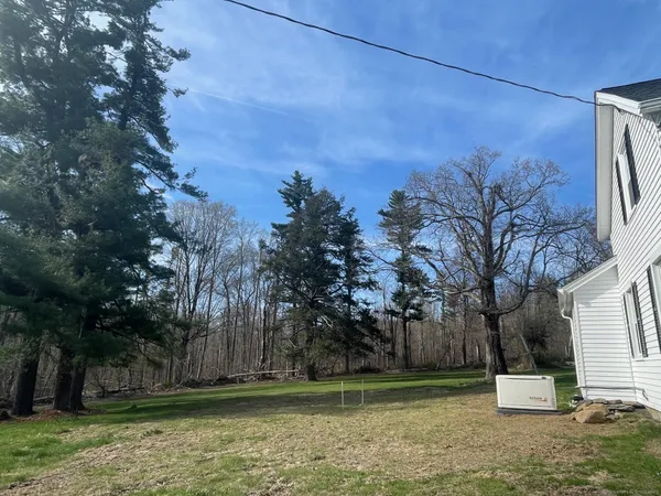 $2,300 | 161 Hoadley Road, Bethany, CT 06524